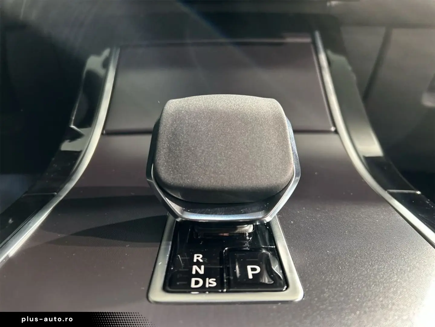 LAND ROVER Range Rover Velar P400e Dynamic SE