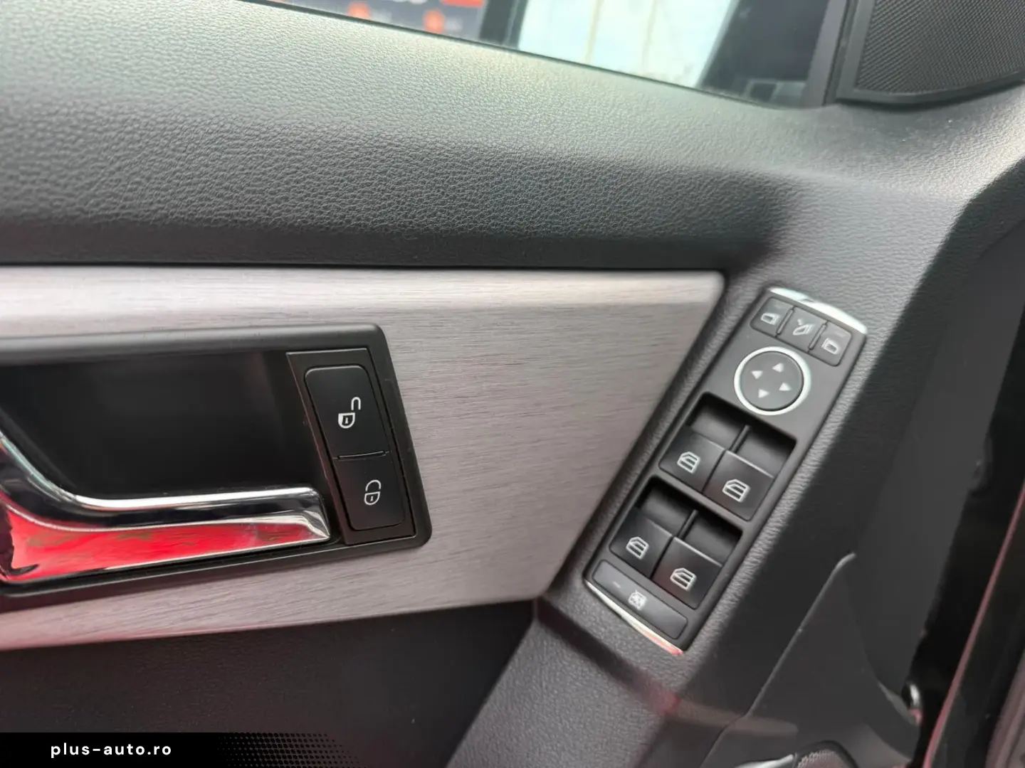 MERCEDES-BENZ GLK AUTOMAT – TRANSPORT GRATUIT