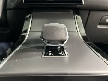 LAND ROVER Range Rover Velar P400e S