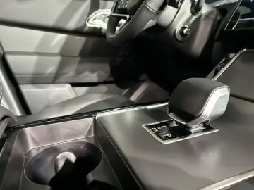 LAND ROVER Range Rover Velar P400e S