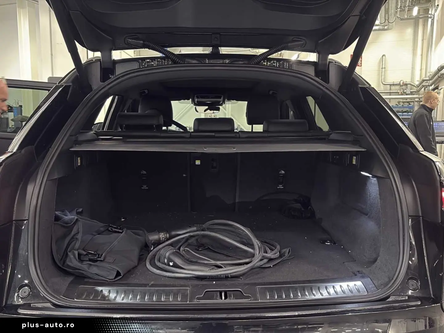 LAND ROVER Range Rover Velar P400e Dyn. SE Pano 20'