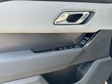 LAND ROVER Range Rover Velar P400e Dyn. SE PHEV HUD Pano 3D