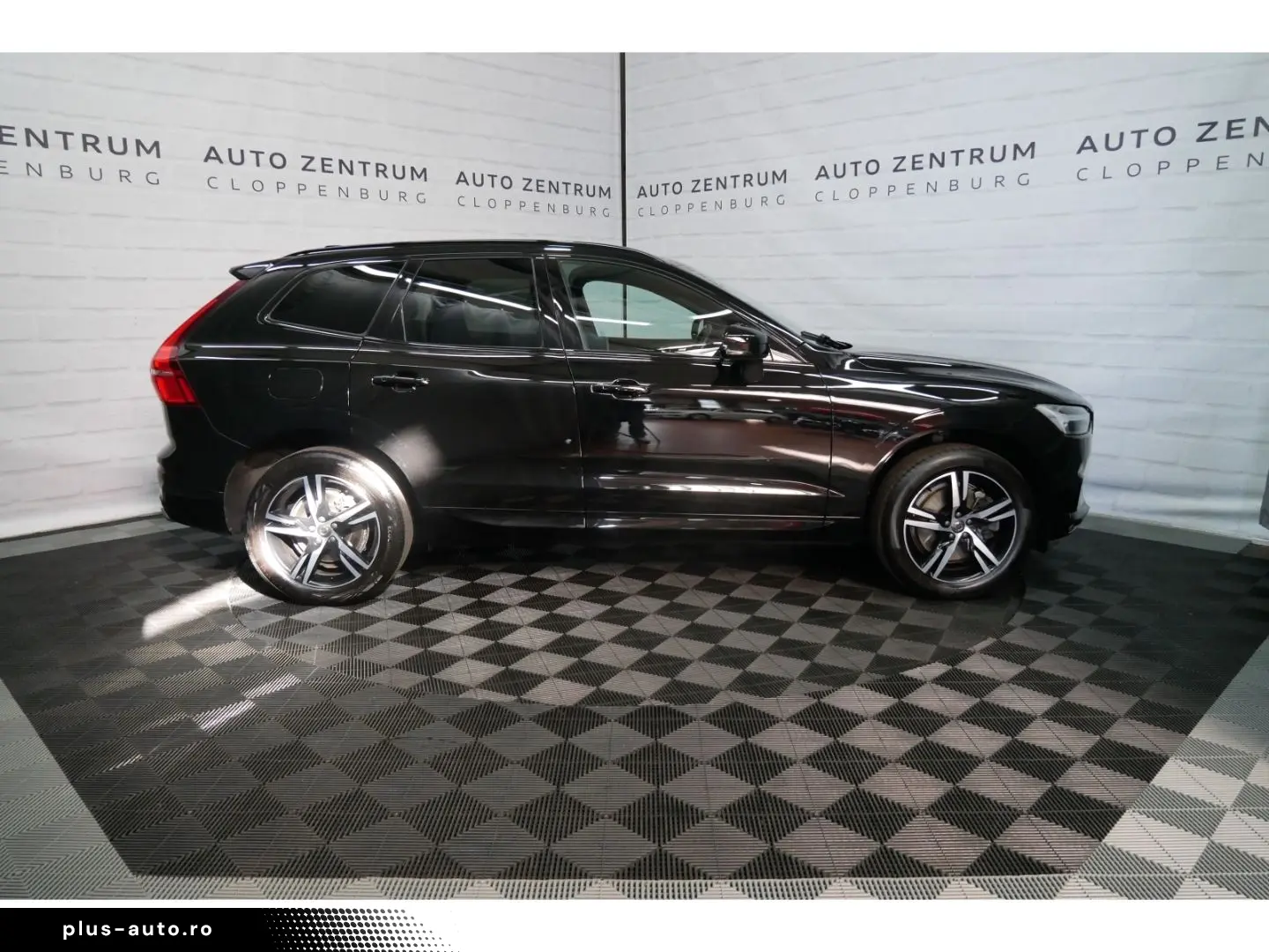 VOLVO XC60 R Design AWD B4 LED Navi Leder AHK PDC 19