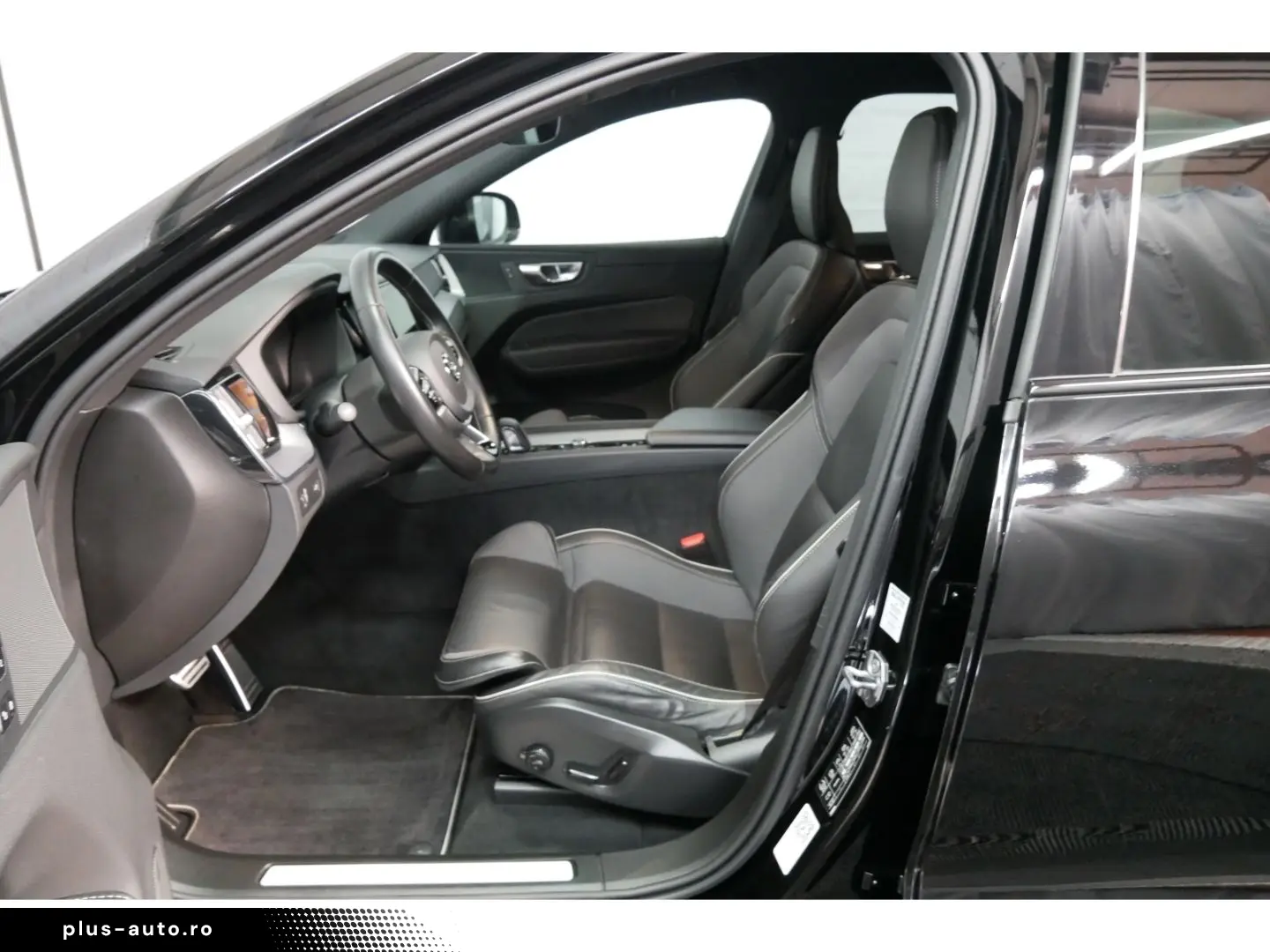 VOLVO XC60 R Design AWD B4 LED Navi Leder AHK PDC 19