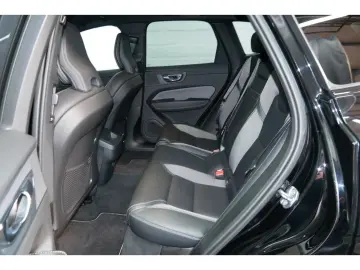 VOLVO XC60 R Design AWD B4 LED Navi Leder AHK PDC 19