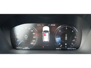 VOLVO XC60 R Design AWD B4 LED Navi Leder AHK PDC 19