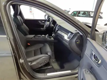 VOLVO XC60 B4 (Diesel) Inscription Kamera ACC AHK AUT