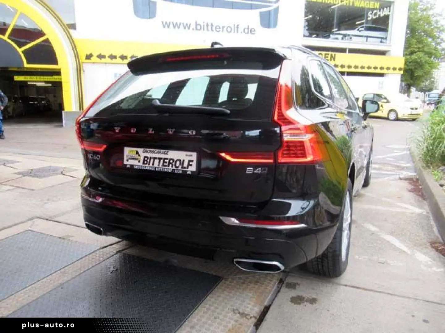VOLVO XC60 B4D Inscription AWD Navi Leder AHK  Xenium