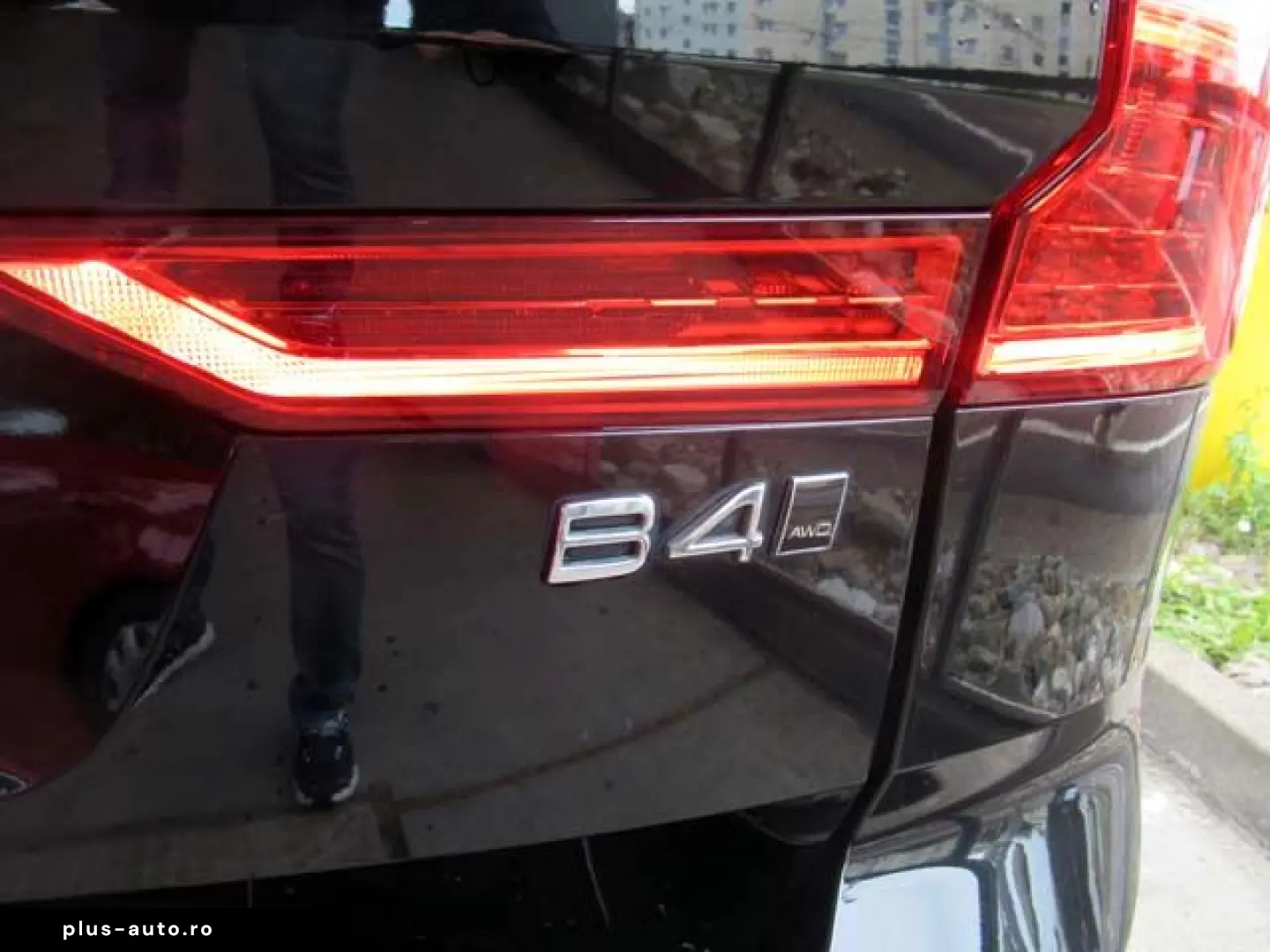 VOLVO XC60 B4D Inscription AWD Navi Leder AHK  Xenium