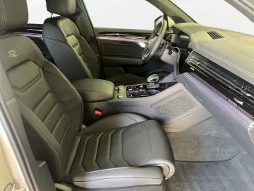 VW Touareg 3.0 TDI V6 4M R-Line AHK Matrix LM 19  N