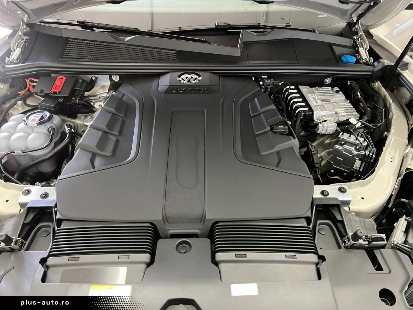 VW Touareg 3.0 TDI V6 4M R-Line AHK Matrix LM 19  N