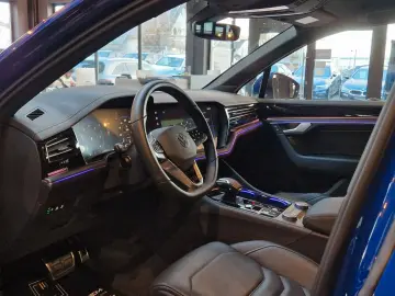 VW Touareg 3.0 TDI 4Motion R-Line Matrix LED 8G AHK