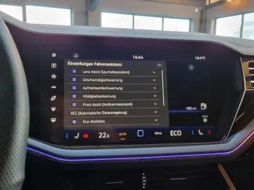 VW Touareg 3.0 TDI 4Motion R-Line Matrix LED 8G AHK