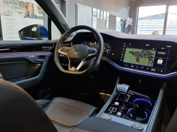 VW Touareg 3.0 TDI 4Motion R-Line Matrix LED 8G AHK