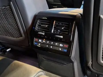 VW Touareg 3.0 TDI 4Motion R-Line Matrix LED 8G AHK