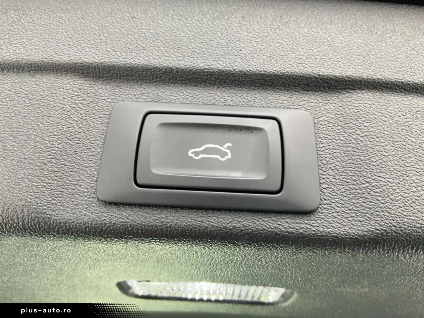 AUDI A5 Limousine 40 TFSI QU S-TR NAV RFK ACC SHZ 18