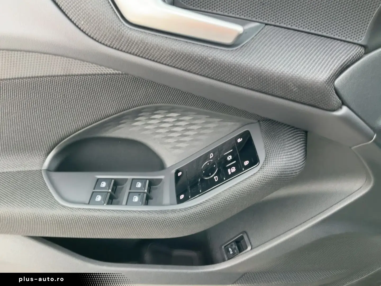 AUDI A5 Limousine 40 TFSI QU S-TR NAV RFK ACC SHZ 18