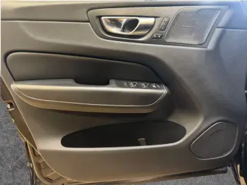 VOLVO XC60 B4 D AWD R-Design AHK WinterPro Sitzbelüftu