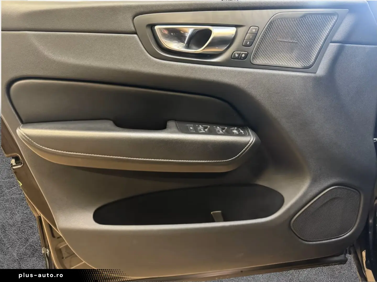 VOLVO XC60 B4 D AWD R-Design AHK WinterPro Sitzbelüftu