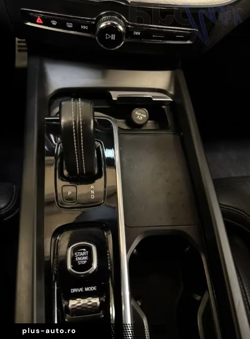 VOLVO XC60 B4 D AWD R-Design AHK WinterPro Sitzbelüftu