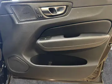 VOLVO XC60 B4 D AWD R-Design AHK WinterPro Sitzbelüftu