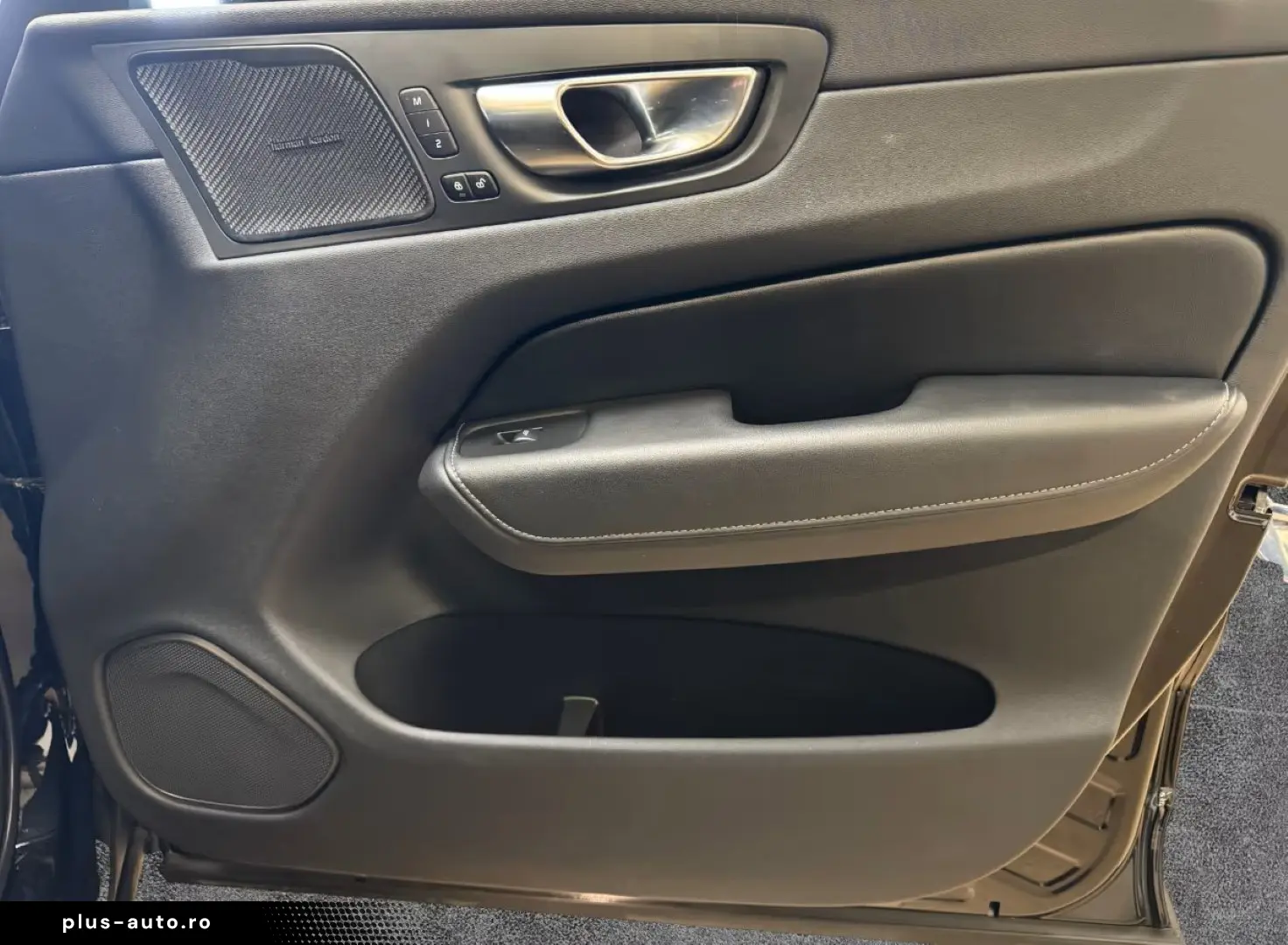 VOLVO XC60 B4 D AWD R-Design AHK WinterPro Sitzbelüftu