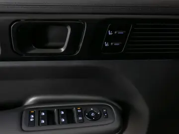 HYUNDAI Santa Fe 1.6 T-GDI Hybrid 158 kW 4WD Blackline