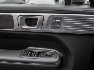 HYUNDAI Santa Fe 1.6 T-GDI Hybrid 158 kW 4WD Signature