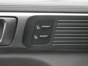 HYUNDAI Santa FE 1.6 TGDI PHEV 4WD DCT Blackline SHZ HUD