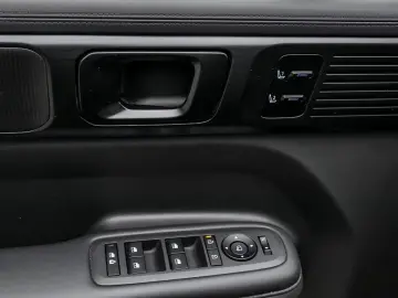 HYUNDAI Santa Fe 1.6 T-GDI Hybrid 158 kW 4WD Blackline