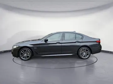 BMW 530e xDrive M Sportpaket Innovationsp. Head Up
