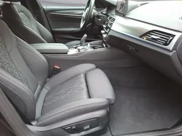 BMW 530e xDrive M Sportpaket Innovationsp. Head Up