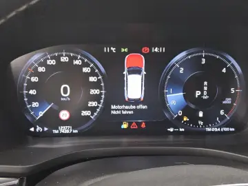 VOLVO XC60 B4 D AWD R-Design Navi LED RfK AHK PDC Shz