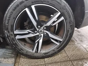 VOLVO XC60 B4 D AWD R-Design Navi LED RfK AHK PDC Shz