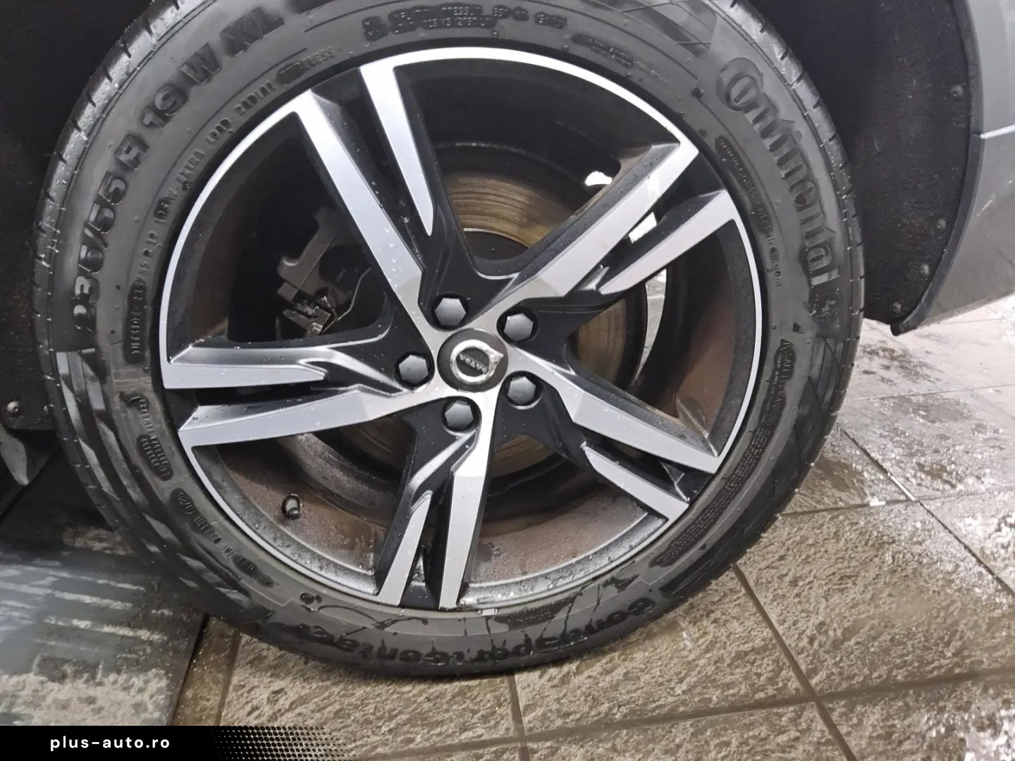 VOLVO XC60 B4 D AWD R-Design Navi LED RfK AHK PDC Shz