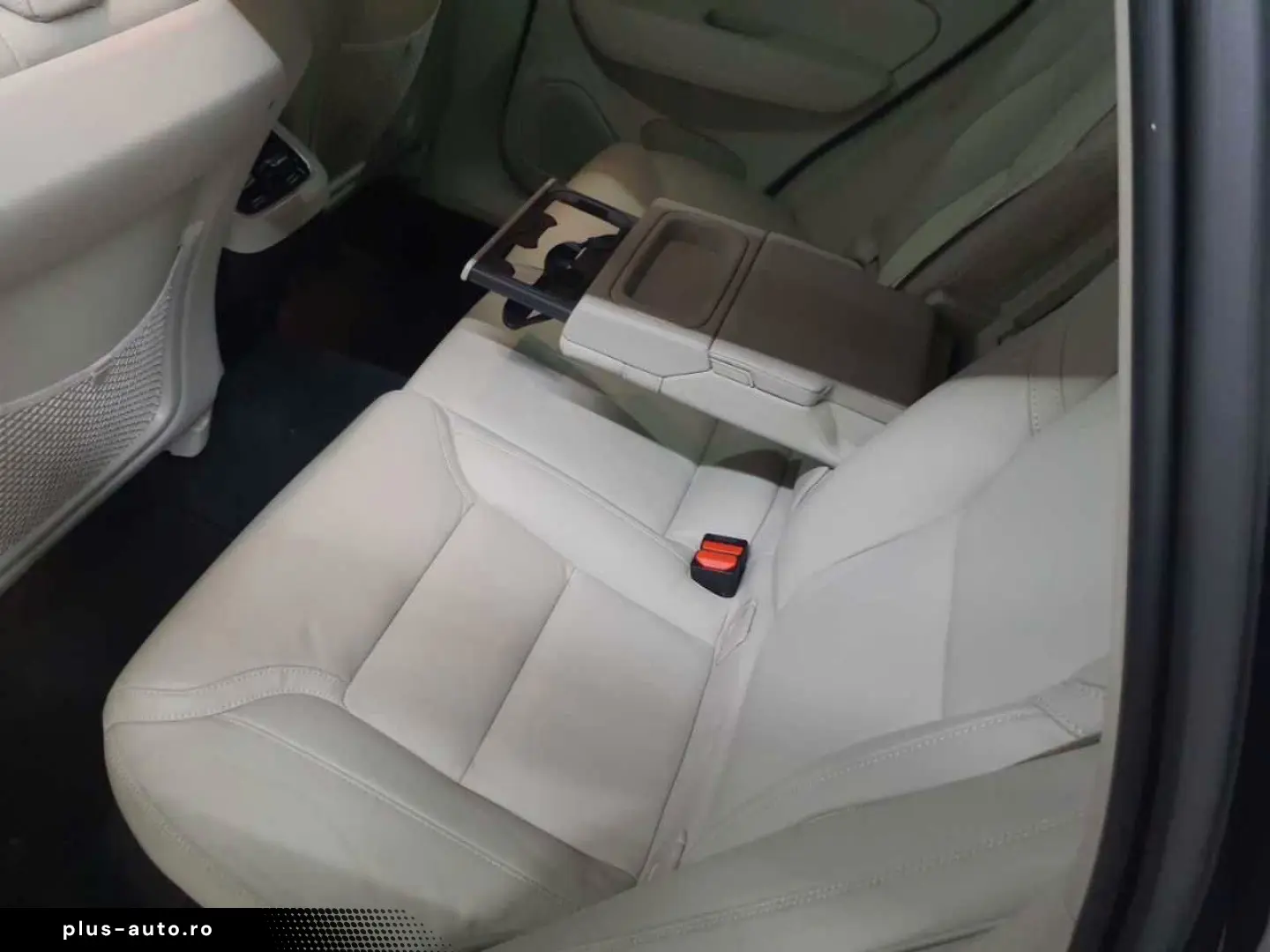 VOLVO XC60 B4 D AWD Inscription LEDER PANO HUD