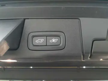 VOLVO XC60 B4 D AWD Inscription LEDER PANO HUD