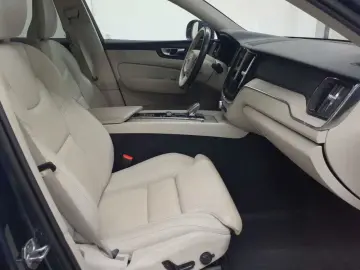 VOLVO XC60 B4 D AWD Inscription LEDER PANO HUD