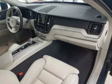 VOLVO XC60 B4 D AWD Inscription LEDER PANO HUD