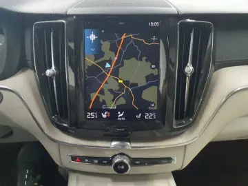 VOLVO XC60 B4 D AWD Inscription LEDER PANO HUD