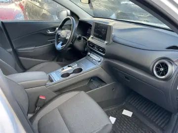 HYUNDAI Kona Select 2WD R-Cam CarPlay PDC ACC SHZ KeyLes