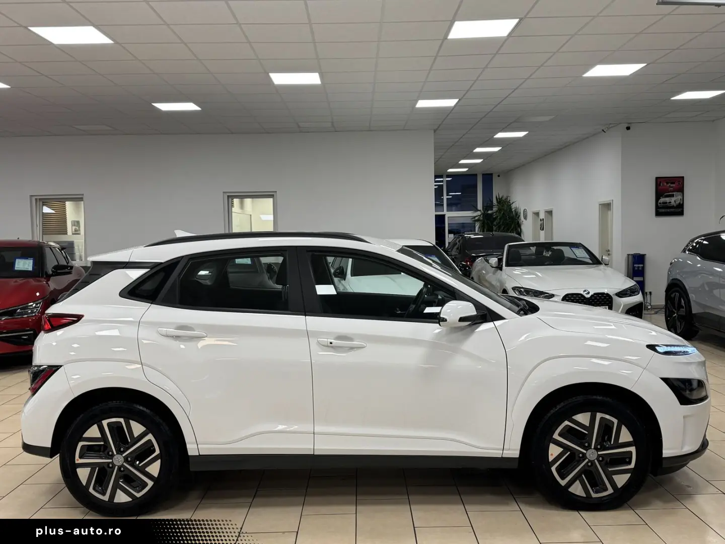 HYUNDAI Kona Select 2WD CarPlay ACC R-Cam KeyLess SHZ 1H