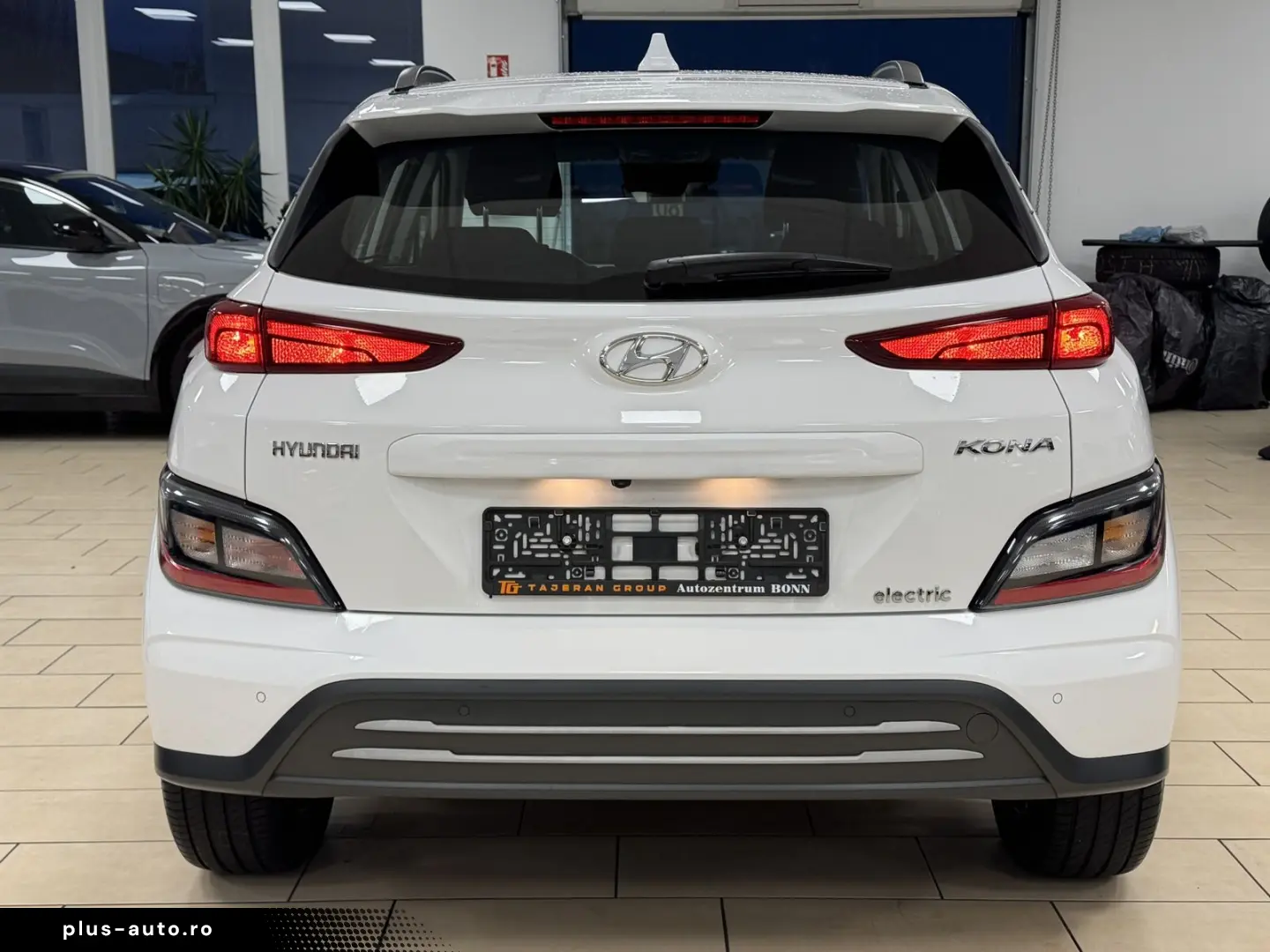 HYUNDAI Kona Select 2WD CarPlay ACC R-Cam KeyLess SHZ 1H