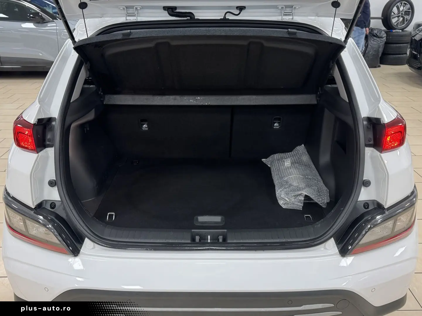 HYUNDAI Kona Select 2WD CarPlay ACC R-Cam KeyLess SHZ 1H