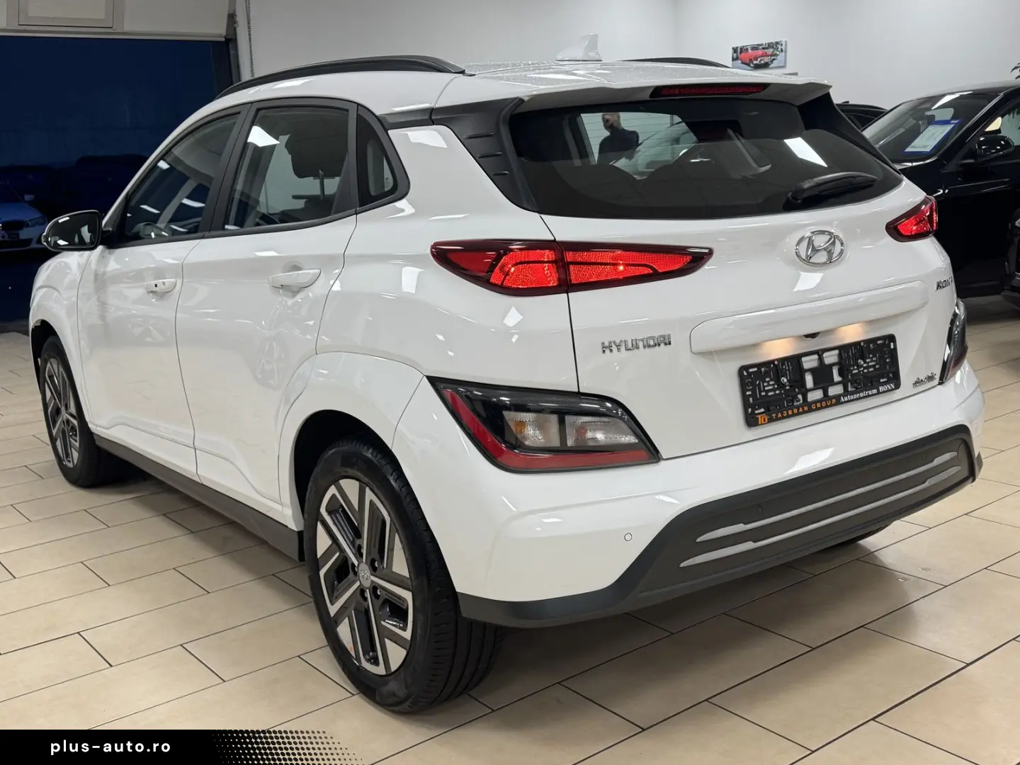 HYUNDAI Kona Select 2WD CarPlay ACC R-Cam KeyLess SHZ 1H