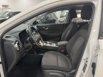 HYUNDAI Kona Select 2WD CarPlay ACC R-Cam KeyLess SHZ 1H