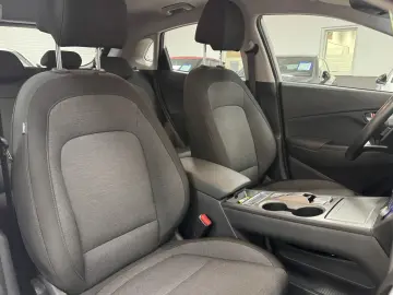 HYUNDAI Kona Select 2WD CarPlay ACC R-Cam KeyLess SHZ 1H