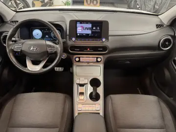 HYUNDAI Kona Select 2WD CarPlay ACC R-Cam KeyLess SHZ 1H