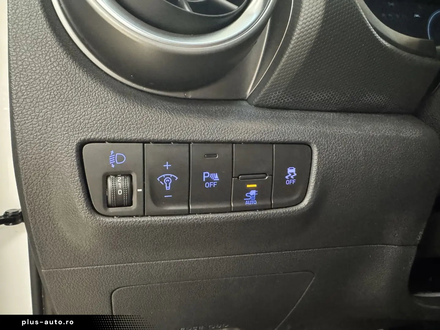 HYUNDAI Kona Select 2WD CarPlay ACC R-Cam KeyLess SHZ 1H