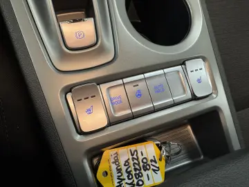 HYUNDAI Kona Select 2WD CarPlay ACC R-Cam KeyLess SHZ 1H